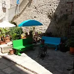Kapo Authentic Old Town דירה