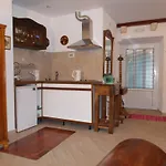 Kapo Authentic Old Town דוברובניק