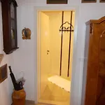 Kapo Authentic Old Town דירה