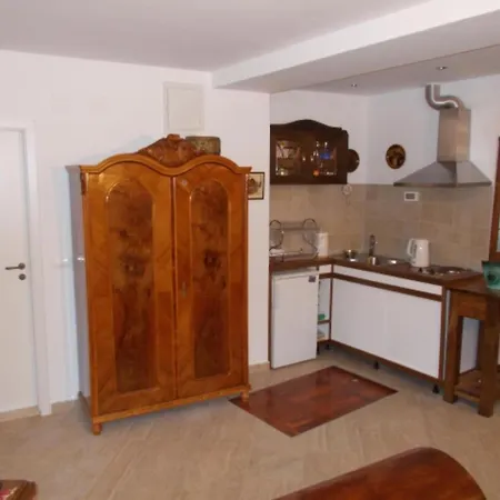 Apartment Kapo Authentic Old Town