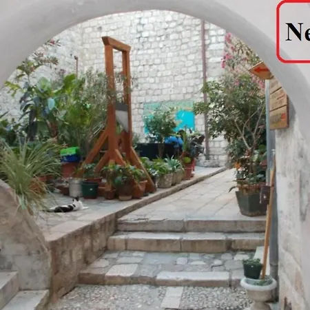 Kapo Authentic Old Town Apartment *