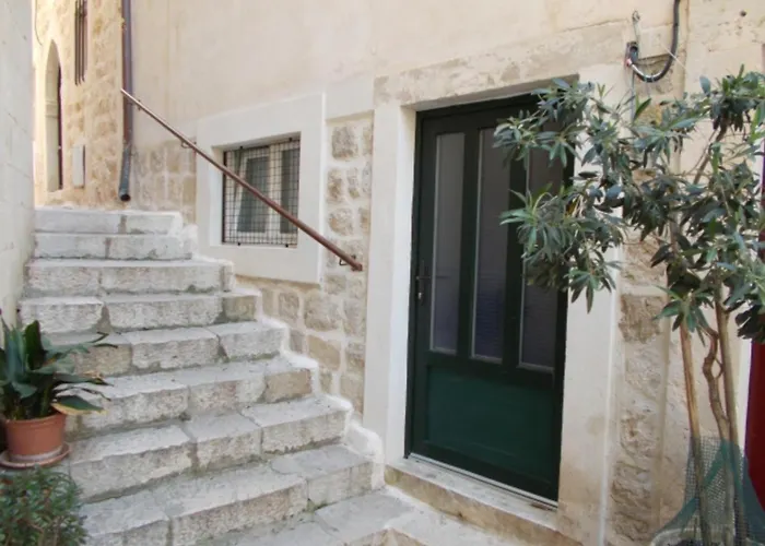 Kapo Authentic Old Town