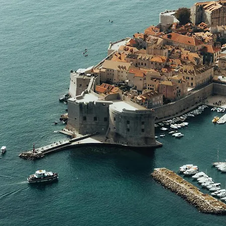 Kapo Authentic Old Town